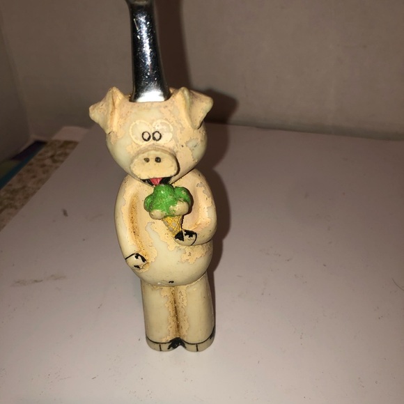 Vintage well loved piggy ice cream scoop for the pig collector. - Picture 5 of 6